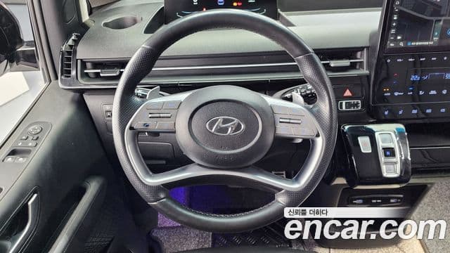 Hyundai Staria 2023 — Şəkil 13/20