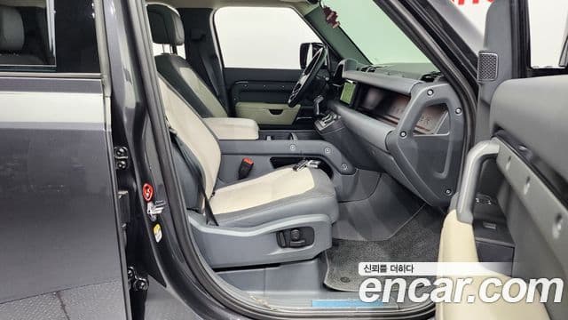Land Rover Defender 2024 — Фото 11/20