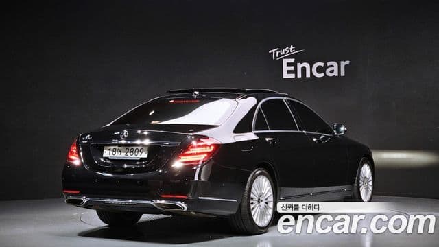 Mercedes-Benz S-Class 2019 — Photo 3/20