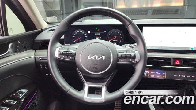 Kia K5 2023 — Photo 3/20