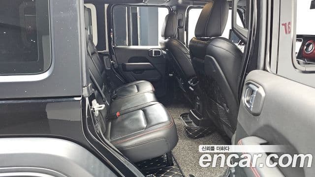 Jeep Wrangler 2021 — Şəkil 12/20