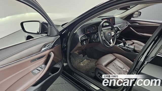 BMW 5 Series 2020 — ფოტო 11/20