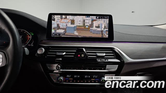 BMW 5 Series 2020 — ფოტო 14/20