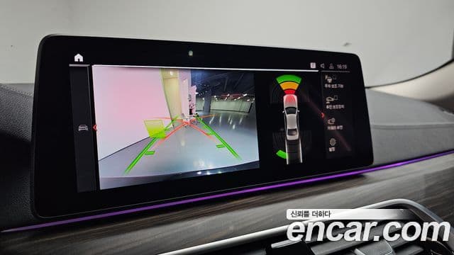 BMW 5 Series 2020 — ფოტო 15/20