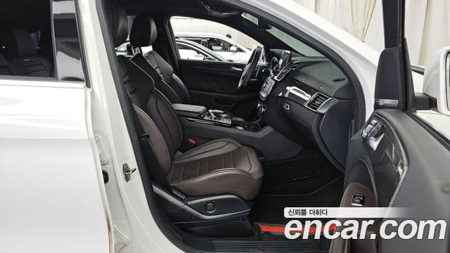 Mercedes-Benz GLE-Class 2019 — Şəkil 9/20