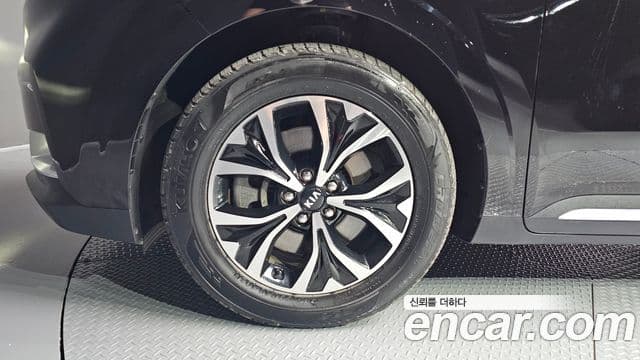 Kia Carnival 2020 — Фото 5/20