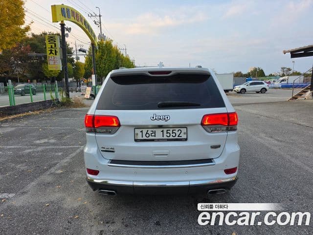 Jeep Grand Cherokee 2018 — Şəkil 1/17