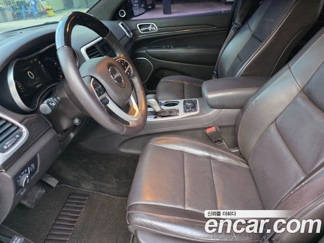 Jeep Grand Cherokee 2018 — Şəkil 5/17