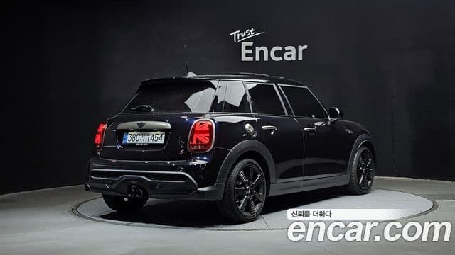 Mini Cooper S 2023 — Фото 2/20
