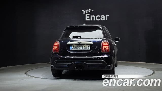 Mini Cooper S 2023 — Фото 4/20