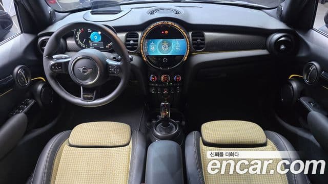 Mini Cooper S 2023 — Фото 7/20