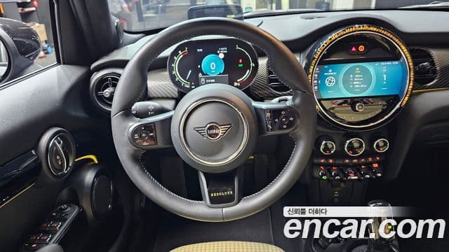 Mini Cooper S 2023 — Фото 13/20