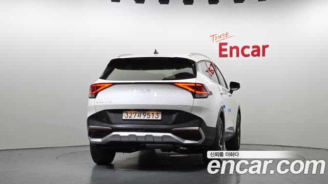 Kia Sportage 2021 — ფოტო 4/20