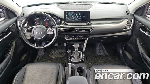 Kia Seltos 2021 — фото 10 из 20