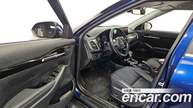 Kia Seltos 2021 — ფოტო 9/20