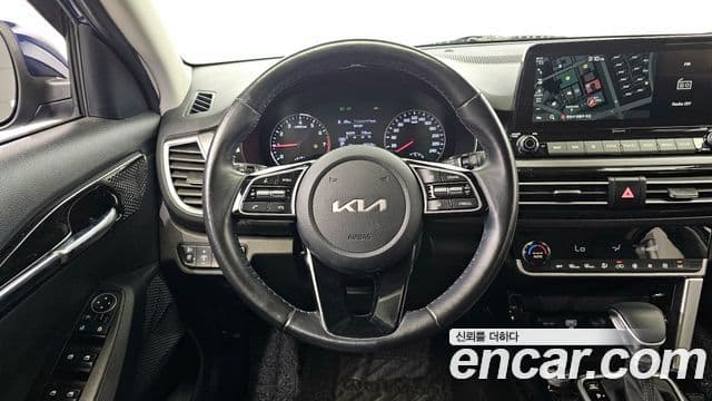 Kia Seltos 2021 — ფოტო 13/20