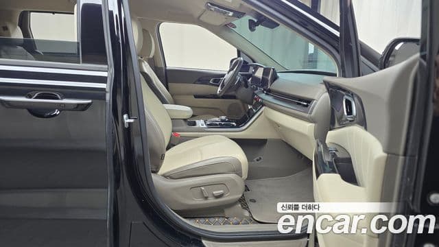 Kia Carnival 2020 — Фото 11/20