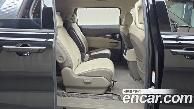 Kia Carnival 2020 — Фото 12/20