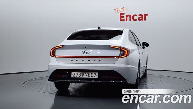 Hyundai Sonata Hybrid 2022 — Şəkil 12/20