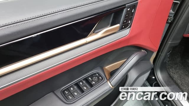 Porsche Cayenne 2024 — фото 17 из 20