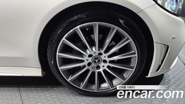 Mercedes-Benz C-Class 2023 — Photo 18/20
