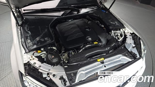 Mercedes-Benz C-Class 2023 — Photo 15/20