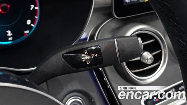 Mercedes-Benz C-Class 2023 — Photo 2/20