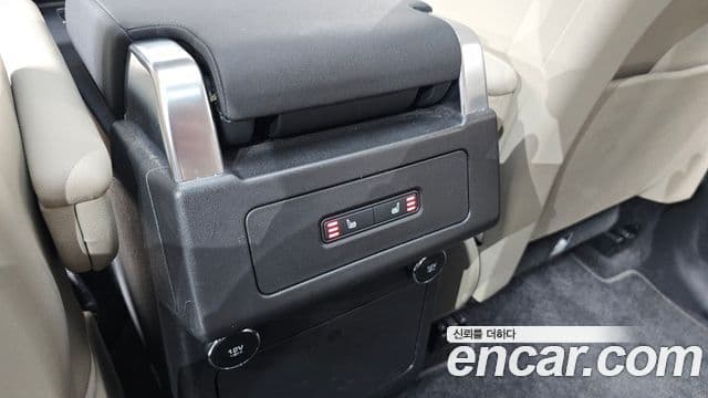 Land Rover Discovery 5 2020 — ფოტო 19/20