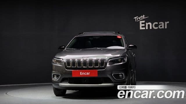 Jeep Cherokee 2022 — Фото 3/20