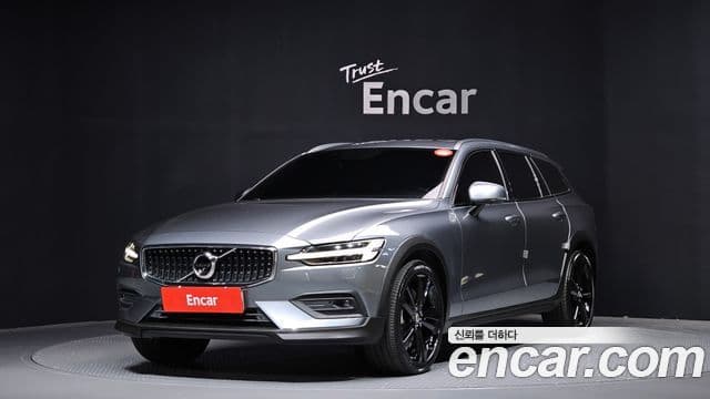 Volvo V60 Cross Country 2020 — Фото 1/20