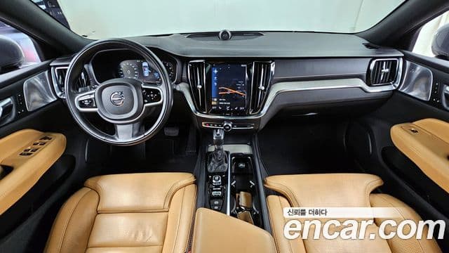 Volvo V60 Cross Country 2020 — Фото 7/20