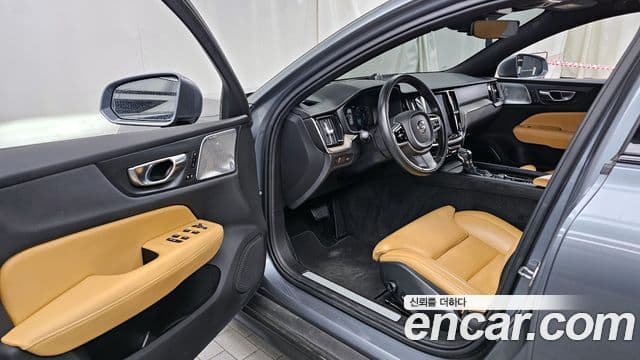 Volvo V60 Cross Country 2020 — Фото 10/20