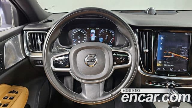 Volvo V60 Cross Country 2020 — Фото 13/20