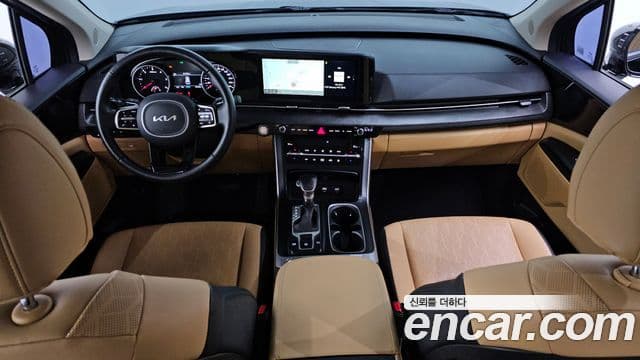 Kia Carnival 2022 — ფოტო 6/20