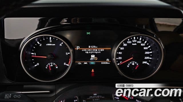 Kia Carnival 2022 — ფოტო 7/20
