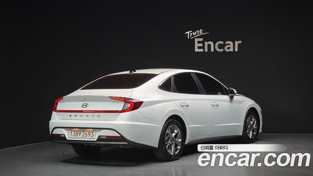 Hyundai Sonata Hybrid 2021 — Şəkil 18/20