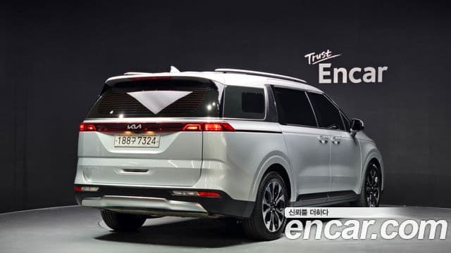 Kia Carnival 2022 — Фото 1/20