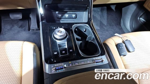 Kia Carnival 2022 — Фото 8/20