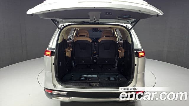 Kia Carnival 2022 — Фото 19/20