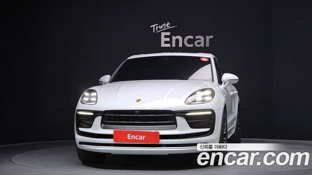 Porsche Macan 2022 — Photo 14/20