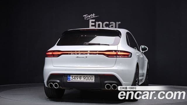 Porsche Macan 2022 — Photo 11/20