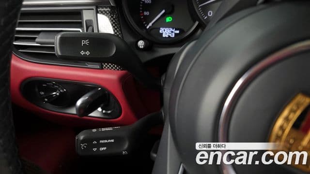 Porsche Macan 2022 — Photo 4/20