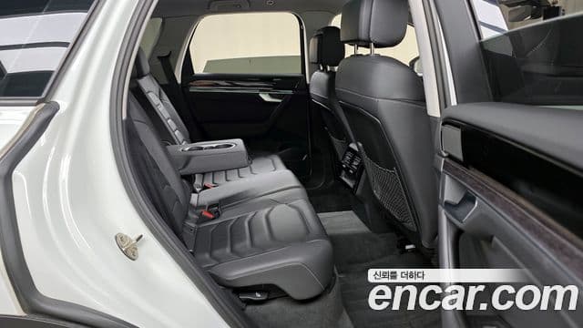 Volkswagen Touareg 2022 — ფოტო 12/20