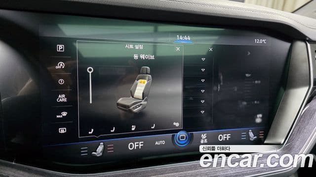 Volkswagen Touareg 2022 — ფოტო 18/20