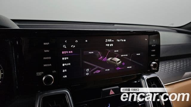 Kia Sorento 2022 — ფოტო 16/20