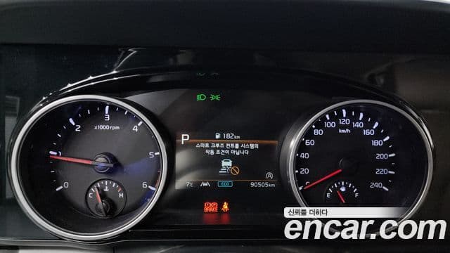 Kia Carnival 2021 — Şəkil 11/20