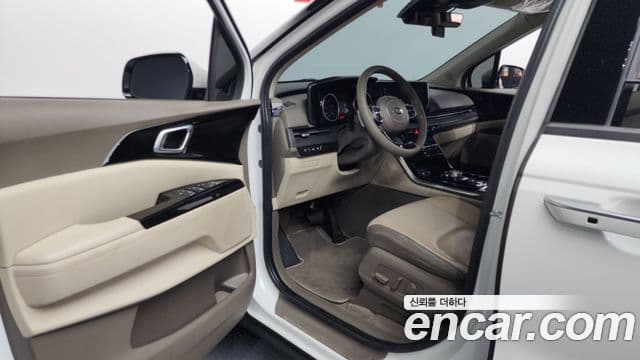 Kia Carnival 2021 — Şəkil 16/20