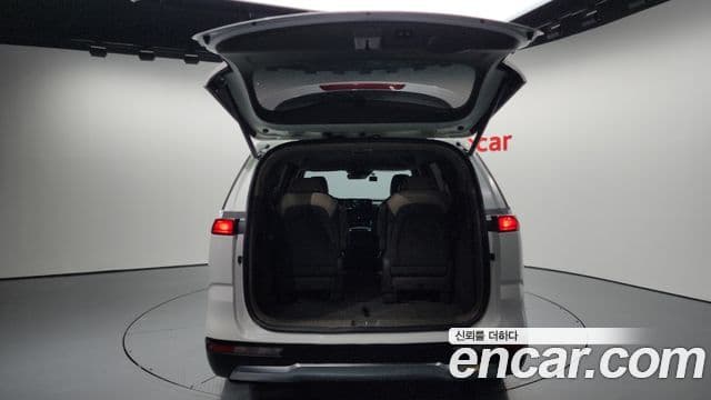 Kia Carnival 2021 — Şəkil 13/20