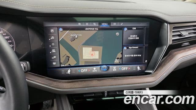 Volkswagen Touareg 2022 — ფოტო 14/20