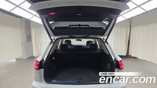 Volkswagen Touareg 2022 — ფოტო 20/20